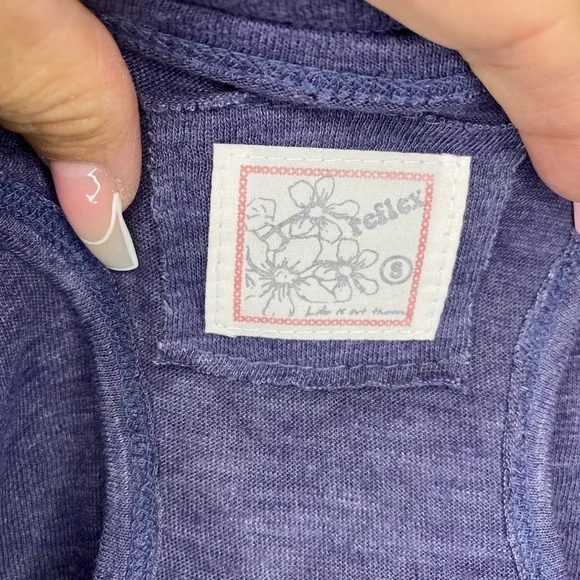 Tops/T-Shirts/Tanks👚 - 2 for $15 or 3 for $20 (Mix & Match) - Picture 5 of 5